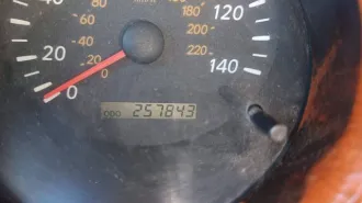 Toyota Highlander 2004 года, 230 л.с., пробег 257843 км, автоматическая коробка передач. VIN: JTEEP21A040032971, госномер У428УХ22.