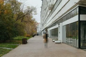 1/4 доли в праве общей долевой собственности в квартире площадью 47,3 кв. м по адресу: г. Москва, Савелки, г. Зеленоград, корп. 360, кв. 581, к/н: 77:10:0004005:3929. Общая площадь: 47,3. Сведения об ограничениях и обременениях указаны в Выписке из единого государственного реестра недвижимости об…