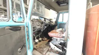 Поливомоечная машина КО-713-01 (VIN X5H713010W0013772). Пробег 260799 км, 1998 год выпуска. Назначение: pryamie.