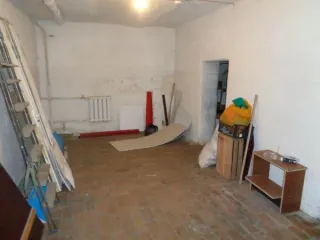 Нежилое помещение 84,4 кв.м, Брянская область, г. Брянск, ул. Почтовой, д.57, пом.III, этаж 1, подвал. Кадастровый номер 32:28:0011603:1369. Год ввода в эксплуатацию: 1969.