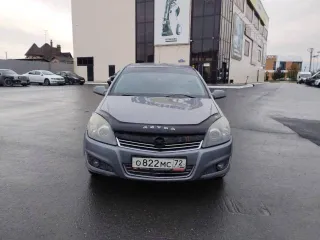 Opel Astra 2007 года выпуска. VIN: W0L0AHL4872173840. Государственный номер: О822МС72.