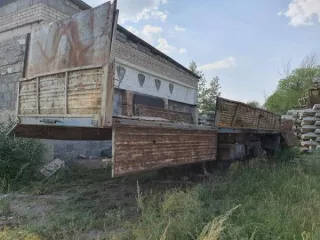 Грузовой тягач седельный марки МАЗ 643019-1420-010, 2015 г.в., г/н А628НК124, цвет кузова – белый, № шасси (рамы) Y3M643019F0000556.  Собственник – ООО "Абаканская металлургическая корпорация". В отношении ТС числится обременение в виде залога в пользу физического лица, не являющегося взыскателем…