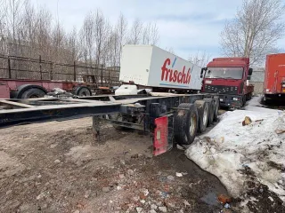 Полуприцеп-контейнеровоз Van Hool 2001 года, черный цвет. VIN отсутствует, ПТС 78УУ 049547, государственный номер АЕ621021, номер шасси (рамы) 25120.