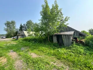 Нежилое здание (теплица) 242,4 кв.м и земельный участок 615 кв.м, Тюменская область, расположенные по адресу: Тюменская область, г. Тобольск, ул. Сельская, № 4, строение 3. Наименование здания: строение - теплица, назначение: нежилое, количество этажей: 1, в том числе подземных 0, площадь: 242,4…