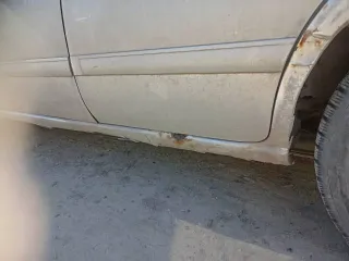 Nissan Cefiro 1997 года, 155 лс, 258148 км, АКПП. Транспортное средство, 1997 года выпуска, цвет белый (светло-серый). Заводится, на ходу. После аварии. Перед надо переваривать, и усиливать. Ест масло. Все пороги и арки переваривать, дно тоже гнилое, стойки, стаканы под замену. Коробка передач…