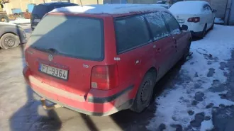Транспортное средство марки «VOLKSVAGEN» модели «PASSAT VFRIANT», гос. номер Латвийской Республики « FT 9364» ,VIN: WVWZZZ3BZYE204243, 1999 года выпуска Транспортное средство марки «VOLKSVAGEN» модели «PASSAT VFRIANT», гос. номер Латвийской Республики « FT 9364» ,VIN: WVWZZZ3BZYE204243, 1999 года…