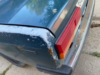 Легковой автомобиль ВАЗ 2107, 1996 г.в. Марка: ВАЗ, модель: 2107, год изготовления: 1996, цвет: зеленый, VIN: XTA210700V1024079, г/н: К184АН40. Особенности тех. состояния: коррозии по всей поверхности кузова, сквозная коррозия на порогах