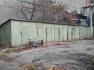 КПП-4 57 кв.м Самара. Здание контрольно-пропускного пункта (КПП-4), расположено по адресу: г.Самара, ул.Калинина, 1 (при въезде на бывшую территорию ОАО СПЗ со стороны Заводского шоссе), площадь по внешнему обмеру 57кв.м. Право собственности на КПП-4 в ЕГРН не зарегистрировано, возникло до 1997г. В…