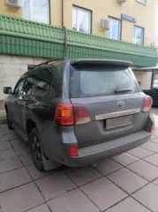 Toyota Land Cruiser 200, госномер М423КВ125.