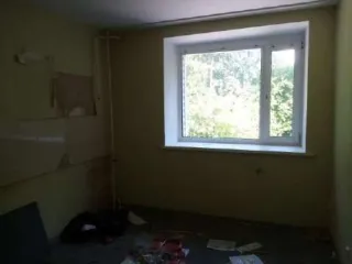 Помещение, кадастровый номер 43:40:000392:403, адрес: Кировская область, город Киров, улица Карла Маркса, дом 147А, квартира 10, помещение номер 2 на поэтажном плане, площадь 12,9 квадратных метров.