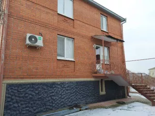 Жилой дом, общей площадью 250,5 кв. м., в том числе жилой площадью 117,4 кв.м., этажность: 2, подземная этажность:1, кадастровый номер: 61:43:0020103:587, расположенный по адресу: Ростовская область, Шолоховский р н, ст ца Вешенская, ул. Лесная, д. 51, с объектами вспомогательного назначения …