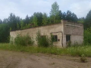 С/х комплекс и недвижимость в Лодейнопольском р-не, Ленинградская область. Имущество по адресу: ЛО, Лодейнопольский р-н: Квартира, 41,7 кв. м; Земельные участки общей площадью 1 366 073 кв. м; Строения: силосная траншея, картофелехранилище, 2 сенохранилища, телятник, откормочная свиноферма и другие…