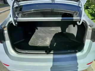 Geely Emgrand 2023, VIN LB3F31039PG026475.