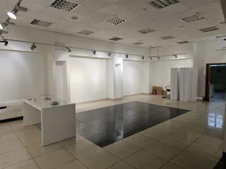 Нежилое помещение общей площадью 347.4 кв.м, расположенное по адресу: г. Москва, ул. Маленковская, д. 32, стр. 2А, помещение 33/2 (номера на поэтажном плане: этаж 2 – комнаты с 33 по 44, 51, 52; этаж 3 – комнаты 1,2). Кадастровый номер: 77:03:0003004:1733. Помещение находится в залоге АО «РМБ»…