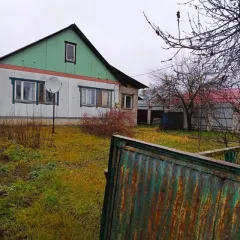 Жилой дом 83,4 кв. м и земельный участок, Тамбовская область. Здание: кадастровый номер 68:05:1606009:14, назначение жилое, общая площадь 83,4 кв. м, количество этажей 1, подземных этажей 0, завершение строительства 1996 г. Местоположение: Тамбовская область, р-н Инжавинский, рп. Инжавино, ул…