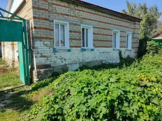 Земельный участок площадью 1258 кв. м, категория земель: земли населенных пунктов, разрешенное использование: для ведения личного подсобного хозяйства, расположенный по адресу: Саратовская область, Новобурасский район, рп. Новые Бурасы, ул. Баумана, д. 72, с кадастровым номером: 64:21:130316:5…