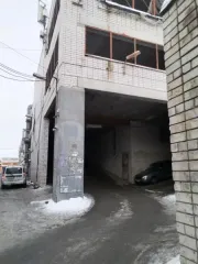 Помещение (гараж) с кад. № 16:50:110910:85, площадью 21,1 кв.м., расположенный по адресу: РТ, г. Казань, угол улиц Адоратского и Воровского, д.63, ГСК "Мирас". (1191 (2), Вараксин Е.Н.). Начальная стоимость 891 905,00 рублей. Помещение (гараж) с кад. № 16:50:110910:85, площадью 21,1 кв.м…