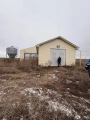 Имущественный комплекс в Татарстане: здание цеха забоя 1072 кв.м, контора 589.3 кв.м, гараж 294.6 кв.м, склад минеральных удобрений 1186.2 кв.м, арочный склад 657 кв.м, зернохранилища 620.4 кв.м и 625.5 кв.м, пункт технического обслуживания 388.7 кв.м, фуражный склад 1124.7 кв.м, зерносклады 629.2…