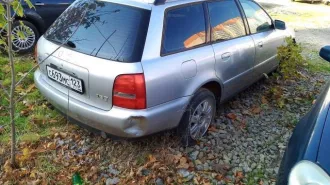 Audi A4 2001 года выпуска, серебристый цвет, VIN WAUKC68D91A153110.