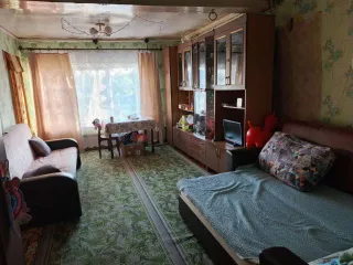 1/3 доля дома 54м² и 1/3 доля земельного участка в Удмуртии, кадастровый номер дома 18:09:048004:61, кадастровый номер земельного участка 18:09:048004:19, категория земель: Земли населенных пунктов, вид разрешённого использования: Для ведения личного подсобного хозяйства