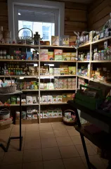 Имущественный комплекс: нежилые здания 216 кв. м и 440,8 кв. м, земельный участок 473 кв. м, Иркутская обл, состоящий из 2-х нежилых зданий 216 кв. м и 440,8 кв. м. и земельного участка площадью 473 кв.м по адресу: Иркутская обл, Иркутск, 3 Июля ул., д. 33/3: 1) Нежилое здание, 2013 года постройки…