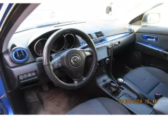 Автомобиль MAZDA 3, 2005 г.в., г/н ZS938LH, VIN JMZBK12Z261270783 (Годные остатки). Синий цвет, видимых значительных дефектов на кузове транспортного средства не обнаружено, наличие царапин и потёртостей по всему лакокрасочному покрытию кузова автомобиля, все узлы и агрегаты загрязнены продуктами…