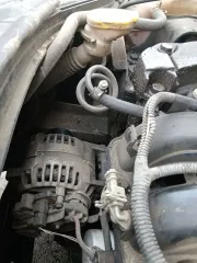 Renault Megan, 2005 - автотранспортное средство Рено Меган, 2005 г.в., VIN VF1LM1B0H33612300, номер кузова VF1LM1B0H33612300. Требуется замена тормозных дисков и колодок по кругу, имеется трещина на лобовом стекле, ремонт или замена капота, имеются сколы и царапины по всему кузову, пороги под…