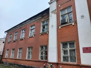 Здание нежилое (штаб-управление), кадастровый номер 73:24:010101:11802, количество этажей: 2, площадь 851 кв.м., адрес: г.Ульяновск, войсковая часть 34236 (хозяйственное ведение).