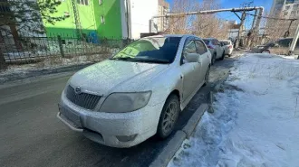 Toyota Corolla, 2005 г.в., № кузова NZE121-0385620. Повреждения - левое крыло, левая передняя дверь, левое боковое зеркало, бампер – передний и задний. Местонахождение: РС(Я), г. Якутск. Вид транспорта: наземный. Год выпуска: 2005. VIN номер: NZE121-0385620. Марка: Toyota. Модель: Corolla.