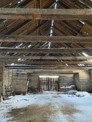 Зерносклад общей площадью 349 кв.м, деревянные наружные стены, 1 этаж, назначение — хранение сельскохозяйственной продукции. Год ввода в эксплуатацию не указан. Земельный участок площадью 1656 кв.м, категория земель — земли населенных пунктов, разрешенное использование — склады. Ограничения и…