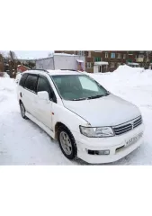 Mitsubishi Chariot Grandis 1990 года выпуска, 145 л.с., пробег 234000 км, АКПП. Цвет белый, регистрационный знак К531ЕК122, VIN отсутствует, номер кузова NB4W0007986. Авто не на ходу. По кузову: капот мятый, лобовое стекло разбито, на крыше вмятина от капота, капот оторван у крыши, передние крылья…