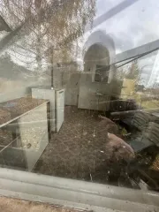 Нежилое здание площадью 88,5 кв. м и земельный участок площадью 867+/-10 кв. м по адресу: Нижегородская область, г. Арзамас, микрорайон Кирилловский, линия 17-я, д. 1. Кадастровые номера: 52:40:0404001:2993 (здание), 52:40:0404001:2633 (земельный участок). Назначение здания: нежилое, 1 этаж…