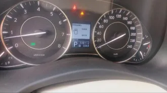 Nissan Patrol 2011 года выпуска, государственный номер К375НХ75, VIN JNITANY62U0002467, цвет белый.