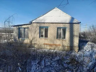 Квартира 49,8 кв.м., 1-комн.; жилое помещение 49,8 кв.м., Саратовская область, р-н Самойловский, с Благовещенка, ул Ленина, д 105, кв 1, кадастровый номер: 64:31:000000:3515