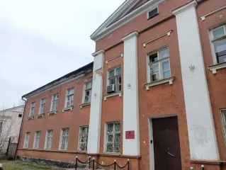 Здание нежилое (штаб-управление), кадастровый номер 73:24:010101:11802, количество этажей: 2, площадь 851 кв.м., адрес: г.Ульяновск, войсковая часть 34236 (хозяйственное ведение).