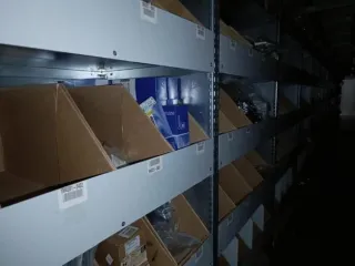 ТМЦ (движимое имущество в количестве 24 099 поз. (автомобильные запчасти)). Движимое имущество в количестве 131 поз. (транспортные средства).