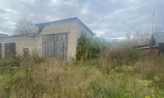 Земельный участок 120 кв.м и гараж 28,7 кв.м, Ярославская область. Земельный участок по адресу: Российская Федерация, Ярославская обл., г.Любим, ул. Советская, земельный участок 8б. Площадь: 120 +/- 3,83 кв. м. Кад. номер: 76:06:010209:81. Категория земель: земли населенных пунктов. ВРИ…
