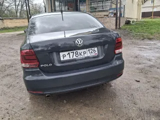 Volkswagen Polo 2016, VIN: XW8ZZZ61ZHG012982. Находится в залоге у АО "Авто Финанс Банк", ИНН 5503067018.