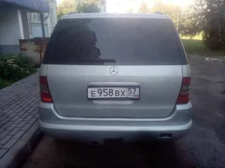 Mercedes-Benz M-Класс 1999 года, 218 лс, пробег 300000 км, полный привод, АКПП. Модель: Mercedes-Benz ML 320. Цвет: светло-серый. VIN: WDC1631541A114200, мощность 218 л.с. (160.3 кВт), объем двигателя 3199 куб. см, номер кузова: A114200. Пробег носит предположительный характер.