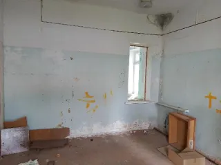 Помещение 141,1 кв.м, Кировская область, Вятскополянский район, кадастровый номер 43:07:020114:505, по адресу: Кировская обл, Вятскополянский р-н, пгт Красная Поляна, ул. Советская, д. 10, помещение 1. 1951 г. постройки, назначение: нежилое помещение, кирпичное, 1 этаж. Год ввода в эксплуатацию…