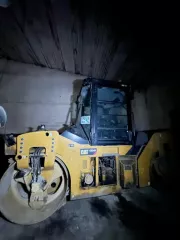 Каток дорожный Caterpillar CB54B, 2017 г.в., мощность двигателя 131,2 л.с, VIN: CATCB54BJS4P00307, ГРЗ 14РК9826.