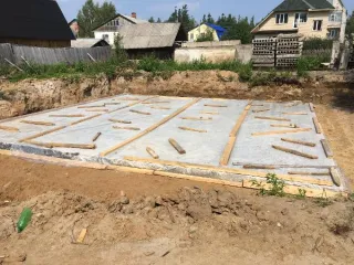 Объект незавершенного строительства общей площадью 243 кв. м, степенью готовности 7%, кадастровый номер 11:05:0401004:469, расположенный по адресу: Республика Коми, г. Сыктывкар, пгт. Краснозатонский, мкр. Сосновая поляна, 8-я линия. Вид разрешённого использования земельного участка: для…