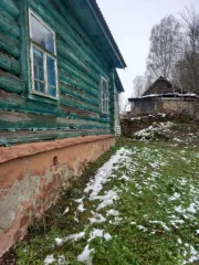 Земельный участок, площадь 4382 +/  3.89 кв.м., кадастровый  условный  номер: 57:05:0460101:22,Жилой дом, площадь 56.9 кв.м., назначение: 57:05:0460101:164, адрес  местонахождение : Россия, м.р н Сосковский, с.п. Алпеевское, п. Алпеевское, д. 90, кадастровый  условный  номер: 57:05:0460101:164