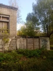 Здание профилактория 4317 м², Тверская область. Земельный участок с кадастровым номером 69:41:0010122:8, РНФИ П11690008911, с расположенным на нем объектом недвижимого имущества: здание профилактория с кадастровым номером 69:41:0010124:28, РНФИ П12690001434. Местоположение установлено относительно…