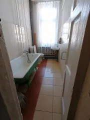 Имущественный комплекс: здание детского сада, назначение нежилое, кадастровый номер 61:52:0030003:894, площадью 892,6 кв.м, этажность 2, литер А, год ввода в эксплуатацию 1937; тепловая сеть протяженностью 9 п.м, литер 3-Л, год ввода в эксплуатацию 1937; водопроводная сеть протяженностью 34 п.м…