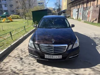 Mercedes-Benz E klasse, 2011. Автомобиль - Mercedes-Benz E klasse; год выпуска – 2011; VIN номер: WDD2120481A513751. На имущество наложены ограничения в виде запрета на регистрационные действия. Автомобиль имеет следующие недостатки: имеет очаги коррозии на задних арках, лобовое стекло в трещинах…