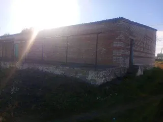 Здание 212.3 кв.м в селе Дим, Альшеевский район, Республика Башкортостан, улица Салавата Юлаева, дом 12. Нежилое одноэтажное кирпичное здание, построенное и введенное в эксплуатацию в 1992 году. Кадастровый номер 02:02:110501:185. Земельный участок под зданием не в собственности, договор аренды не…