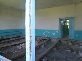 Здание начальной школы, кадастровый номер 48:01:1200109:31, площадью 155,6 кв.м. и земельный участок, кадастровый номер 48:01:1200109:19, площадью 414 кв.м.