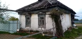 Жилой дом и земельный участок, расположенный на нем.   1/6 доли в праве общей долевой собственности в объекте недвижимости  земельном участке , с кадастровым номером: 40:13:050306:226, общей площадью 790 кв.м., расположенном по адресу: Калужская обл., Малоярославецкий район, д. Кривоносово, ул…