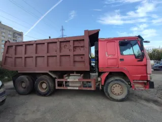 HOWO ZZ3327M3647W, 2007 грузовой самосвал, цвет красный, гос. номер Х791СА52, коробка передач механика, колесная формула 6х4.
